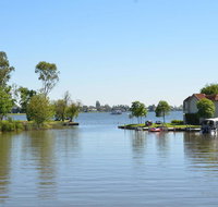 Cypress Townhouse 17 - Mulwala - Accommodation Whitsundays