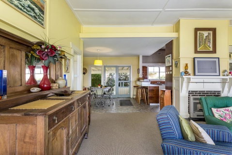 Dalmuir Homestead - Walk To Dromana Beach - Accommodation Whitsundays 0