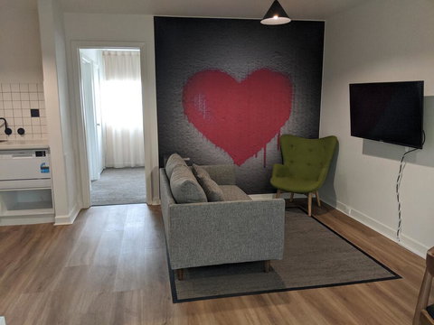 Davis Avenue Apartments - Accommodation Whitsundays 0