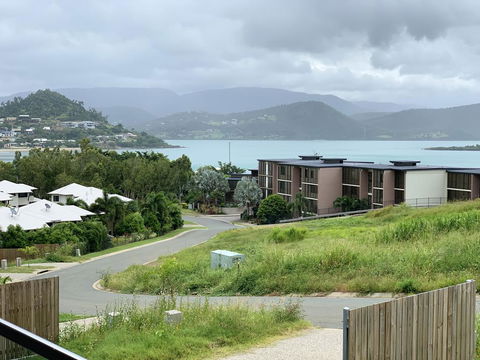 DAYDREAMING Airlie Beach, Water Views & Only 200m To Boardwalk. - Accommodation Whitsundays 2