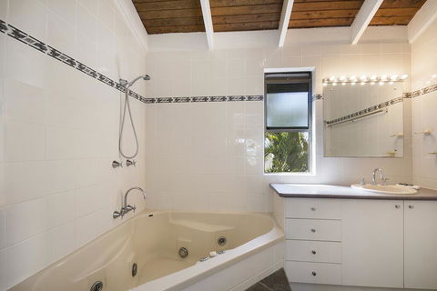 Descola 10 - Accommodation Whitsundays 3