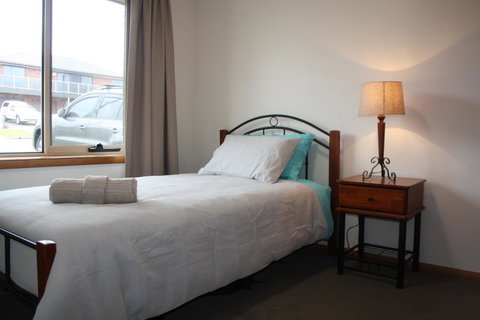 DevonPORT VIEWS!!! - Accommodation Whitsundays 3