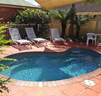 Dolphin Shores - Accommodation Whitsundays