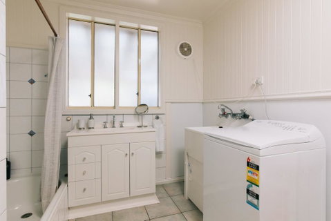 DOVESTONES BY THE SEA - INVERLOCH - Accommodation Whitsundays 2