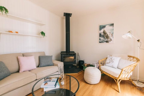 DOVESTONES BY THE SEA - INVERLOCH - Accommodation Whitsundays 0