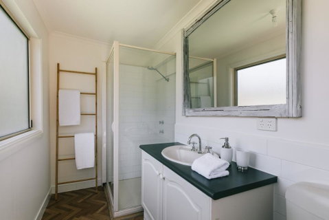 DOVESTONES BY THE SEA - INVERLOCH - Accommodation Whitsundays 3