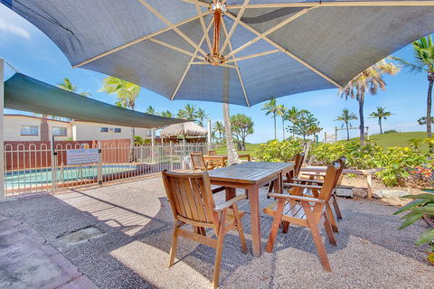 Driftwood On The Beach - Accommodation Whitsundays 3