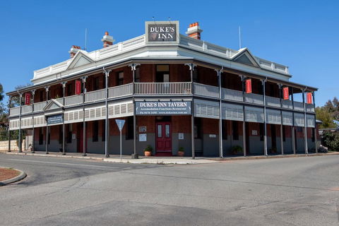Duke's Inn - Accommodation Whitsundays 0