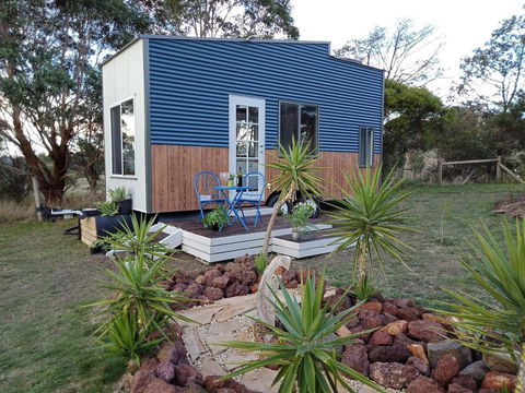 Dyl & Lil's Tiny House On Wheels - Accommodation Whitsundays 0