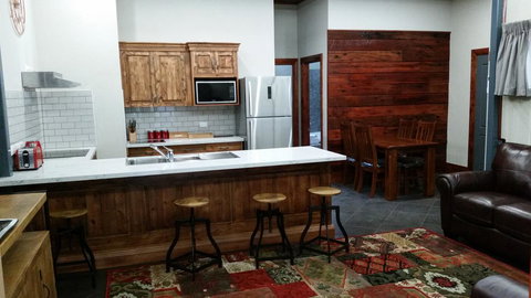 Eagle Foundry Bed & Breakfast - Accommodation Whitsundays 0