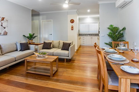 EAGLE VIEW UNIT 5 STAR - Accommodation Whitsundays 1