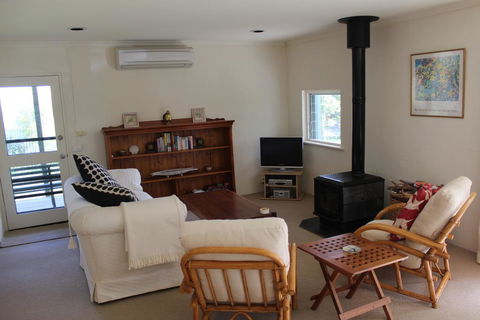 East Street Retreat - Accommodation Whitsundays 1
