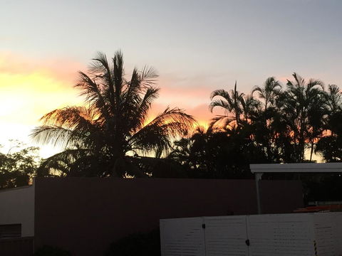 Econo Lodge Beachside - Accommodation Whitsundays 2