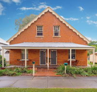 Eliza 1875 Red Brick Duplex Townhouse - Accommodation Whitsundays