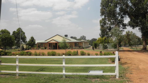 Enderslie House Bed & Breakfast - Accommodation Whitsundays 1