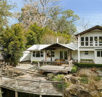 Equanimity - Beautiful character filled house - Accommodation Whitsundays