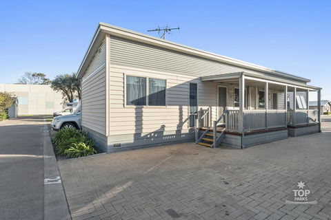 Esperance Bay Holiday Park - Accommodation Whitsundays 0