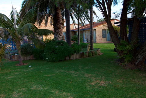Esperance Beachfront Resort - Accommodation Whitsundays 2