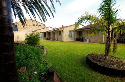 Esperance Beachfront Resort - Accommodation Whitsundays 0