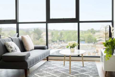 Executive City-centre Apartment With Parking - Accommodation Whitsundays 3