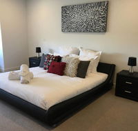 Executive Mansion Spring Racing Melbourne Cup - Accommodation Whitsundays