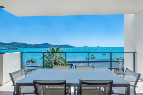 Executive On Whisper Bay - Cannonvale - Accommodation Whitsundays 0