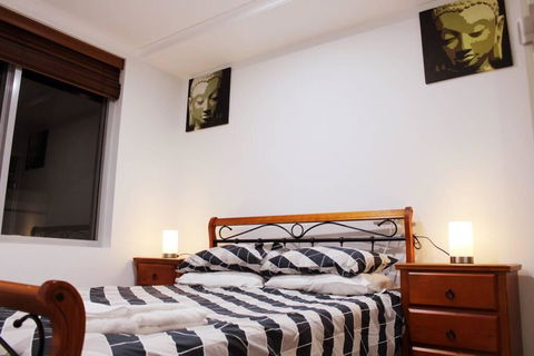 Executively Styled 2 Bed, 2 Bath, Perfect Location - Accommodation Whitsundays 3