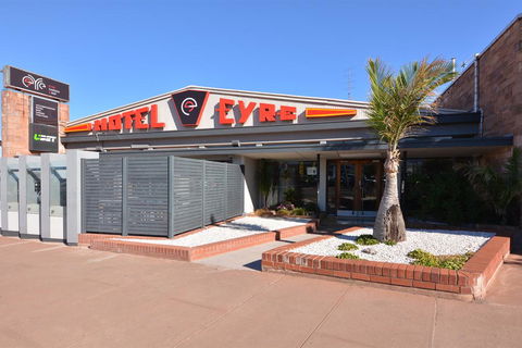 Eyre Hotel - Accommodation Whitsundays 2