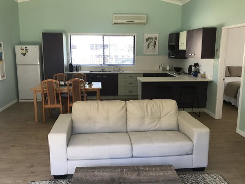 FAIRVIEW 25A - Waterfront Home - Accommodation Whitsundays 2