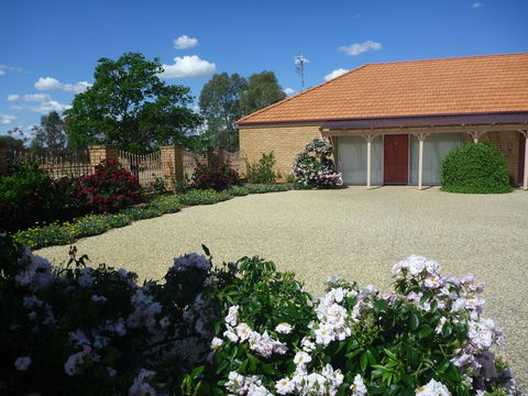 Fairways Bed & Breakfast At Jerilderie - Accommodation Whitsundays 0