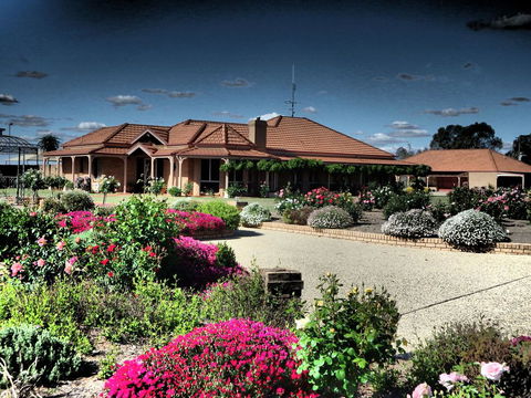 Fairways Bed & Breakfast At Jerilderie - Accommodation Whitsundays 3