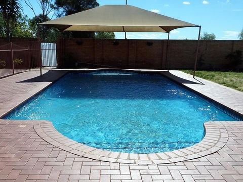 Fairways Bed & Breakfast At Jerilderie - Accommodation Whitsundays 2