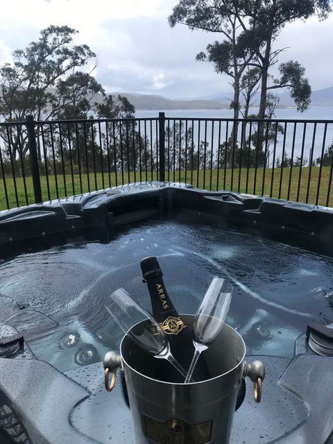 Fairwinds Tasmania - Accommodation Whitsundays 1