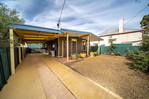 Flinders Ranges Bed And Breakfast - Accommodation Whitsundays 1