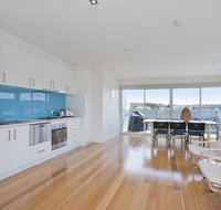 Four Kings Apartment - Deluxe 2br 3 - Accommodation Whitsundays