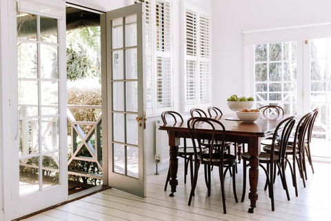 French Cottage 1854 With Stunning Alfesco Garden - Accommodation Whitsundays 2