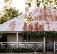 French Cottage 1854 with stunning Alfesco Garden - Accommodation Whitsundays