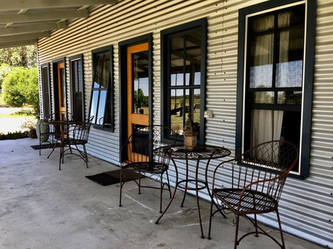 French Island Cottage - Accommodation Whitsundays 2