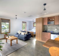 Freycinet Stone Studio 7 - Quartz - Accommodation Whitsundays
