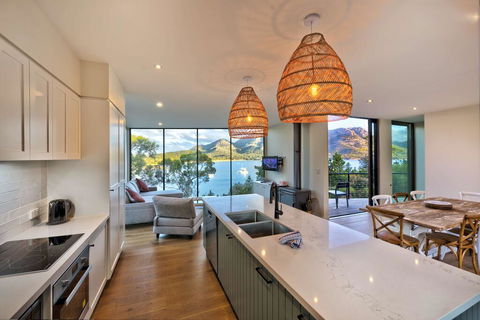 Furneaux - Accommodation Whitsundays 3
