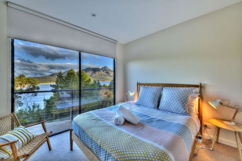 Furneaux - Accommodation Whitsundays 1