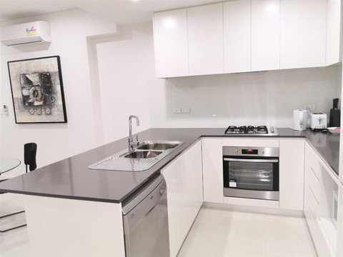 G04 Courtyard Apartment - Accommodation Whitsundays 0