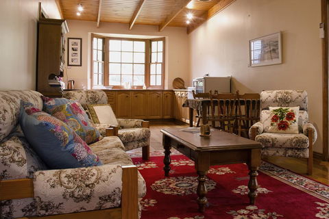 Gellibrand River Gallery Accommodation - Accommodation Whitsundays 3