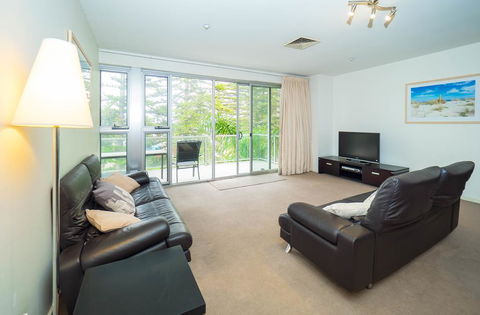 Glenelg Beachside Luxury Apartments - Accommodation Whitsundays 2