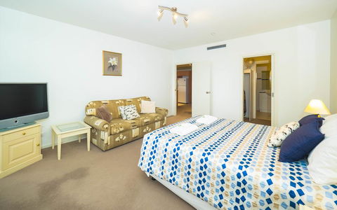 Glenelg Beachside Luxury Apartments - Accommodation Whitsundays 1