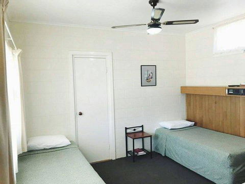 Glossop Motel - Accommodation Whitsundays 0