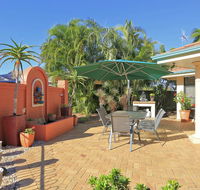 Golden Cane Bed  Breakfast - Accommodation Whitsundays