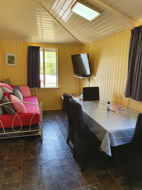 Golden Mt Rest Off Pepperina Lane - Accommodation Whitsundays 1