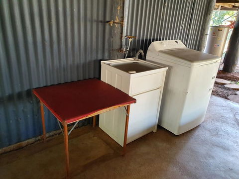 Golden Mt Rest On James - Accommodation Whitsundays 2