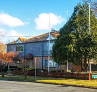 Grand Country Lodge - Accommodation Whitsundays